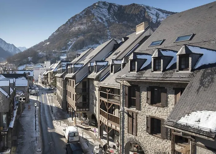 Saint-lary, 6 Pers, Proche Telepherique, Parking - Fr-1-296-216 *